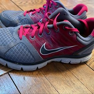 Nike size 7 running shoes
